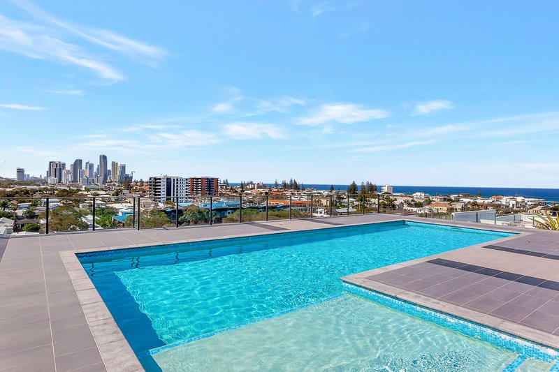 Photo - 706/9-15 Markeri Street, Mermaid Beach QLD 4218 - Image 4