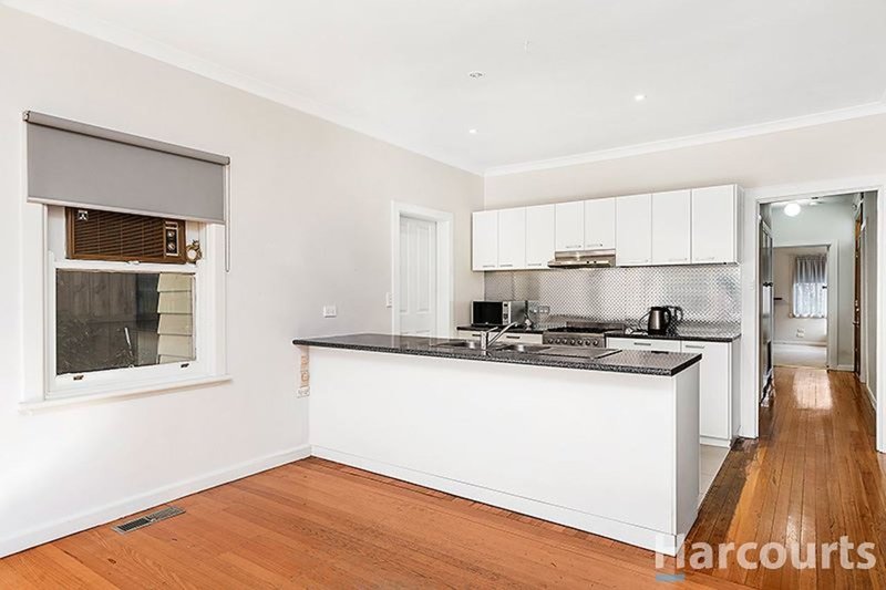 Photo - 707 Waverley Road, Glen Waverley VIC 3150 - Image 3