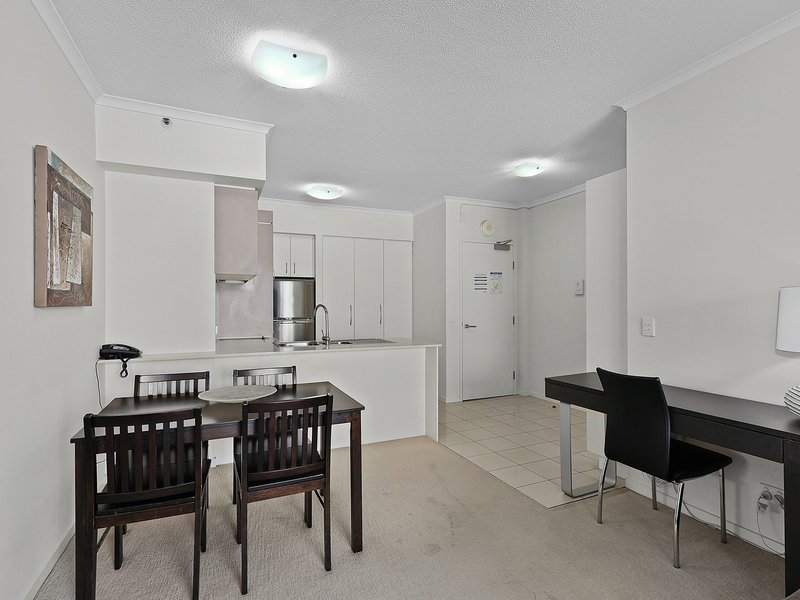 Photo - 707/11 Ellenborough Street, Woodend QLD 4305 - Image 6