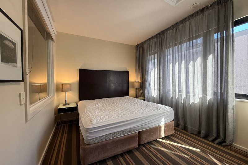 Photo - 708/250 Elizabeth Street, Melbourne VIC 3000 - Image 7