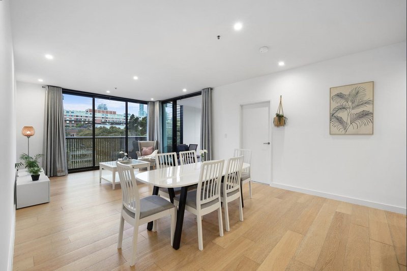 Photo - 708/280 Jones Street, Pyrmont NSW 2009 - Image 2