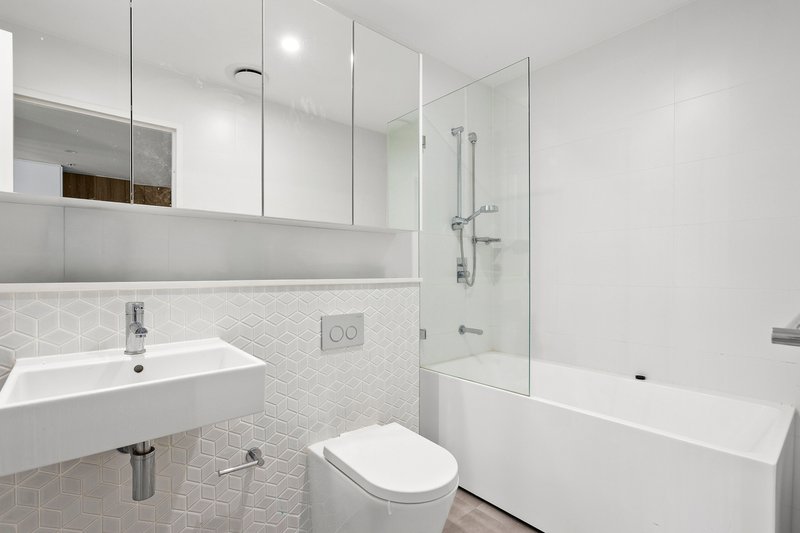Photo - 708/49 Denison Street, Wollongong NSW 2500 - Image 5