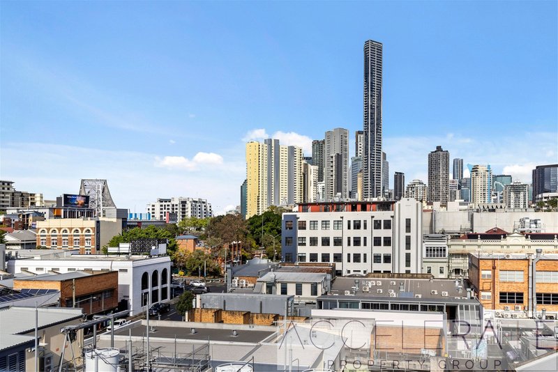 Photo - 708/50 Mclachlan Street, Fortitude Valley QLD 4006 - Image 2