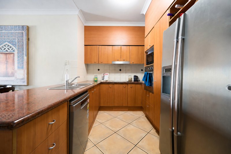 Photo - 70/88-98 Limetree Parade, Runaway Bay QLD 4216 - Image 3