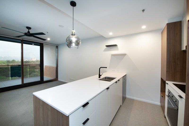 Photo - 709/15 Bowes Street, Phillip ACT 2606 - Image 3