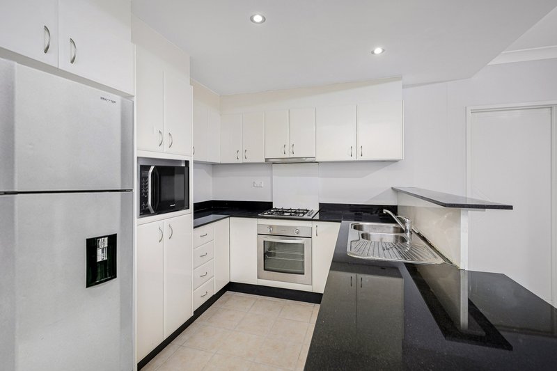 Photo - 709/16-20 Meredith Street, Bankstown NSW 2200 - Image 4