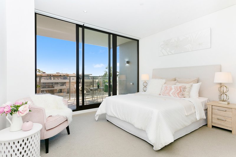 Photo - 709/225 Pacific Highway, North Sydney NSW 2060 - Image 2