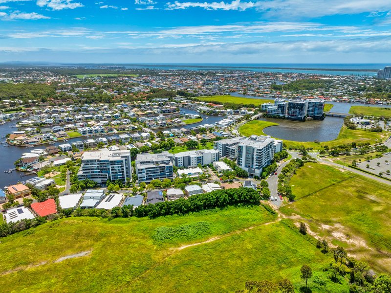 Photo - 709/43 Harbour Town Drive, Biggera Waters QLD 4216 - Image 16