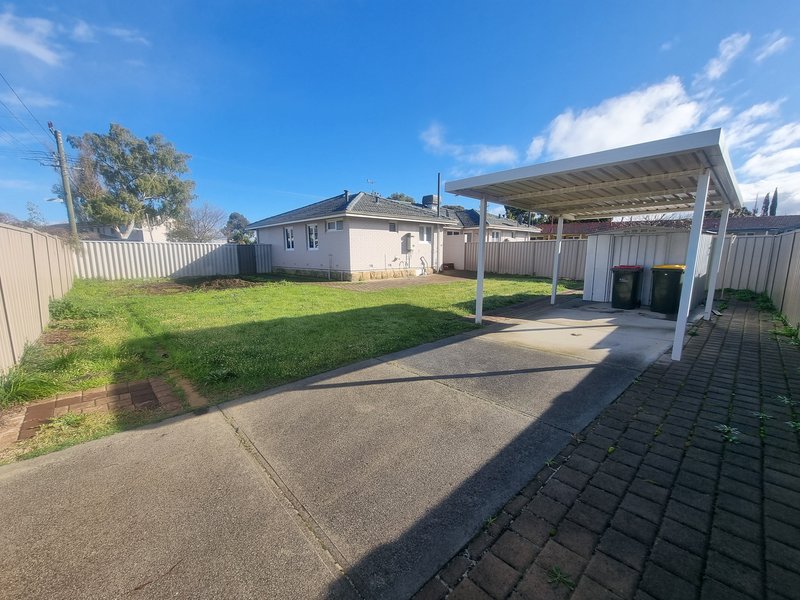 Photo - 70A Amberton Avenue, Girrawheen WA 6064 - Image 4