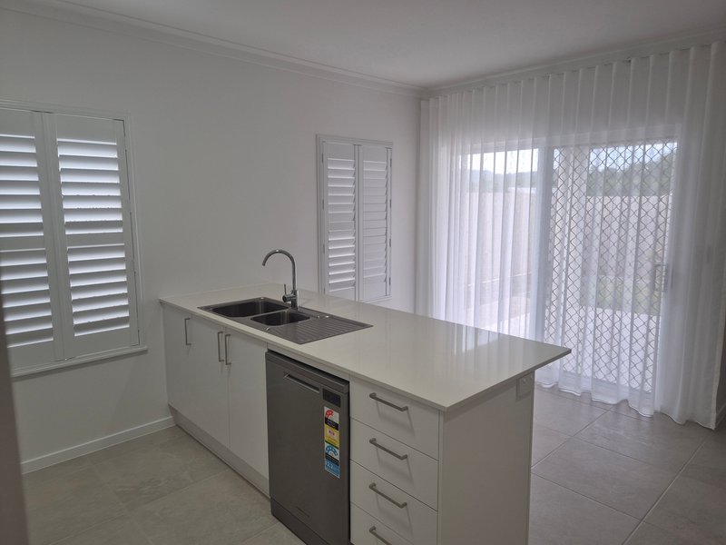 Photo - 70a Oxbow Circuit, Redlynch QLD 4870 - Image 5
