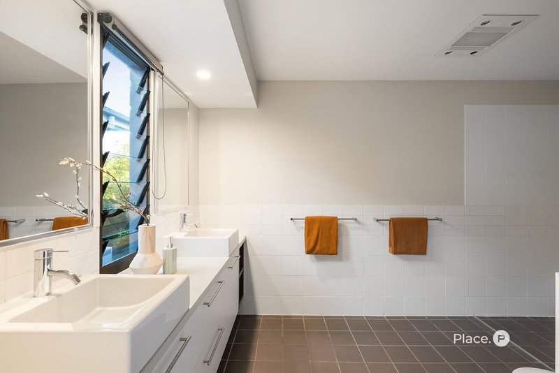 Photo - 70A Reuben Street, Holland Park QLD 4121 - Image 14