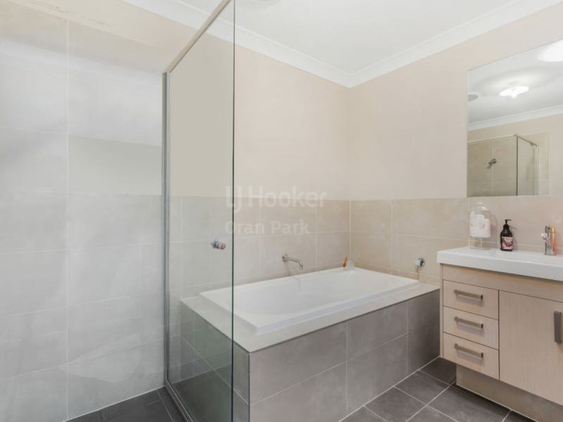 Photo - 70A Richards Loop, Oran Park NSW 2570 - Image 6