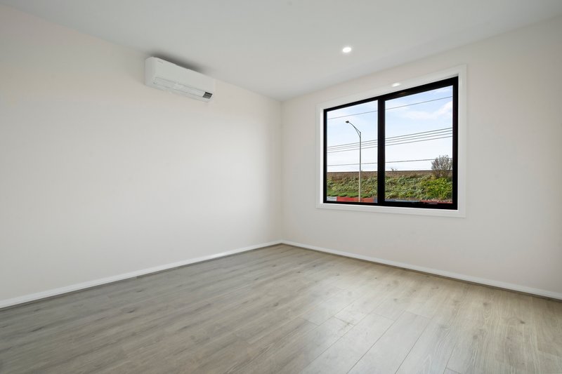 Photo - 7/1-3 Sunset Boulevard, Jacana VIC 3047 - Image 6