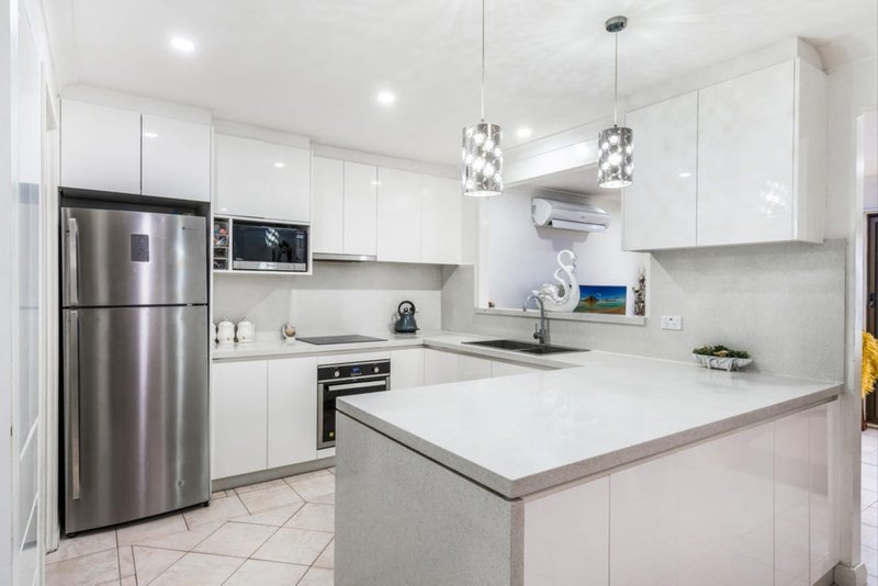 Photo - 71 & 71A Prairie Vale Road, Bossley Park NSW 2176 - Image 4