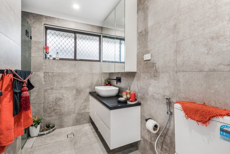 Photo - 71 & 71A Prairie Vale Road, Bossley Park NSW 2176 - Image 10