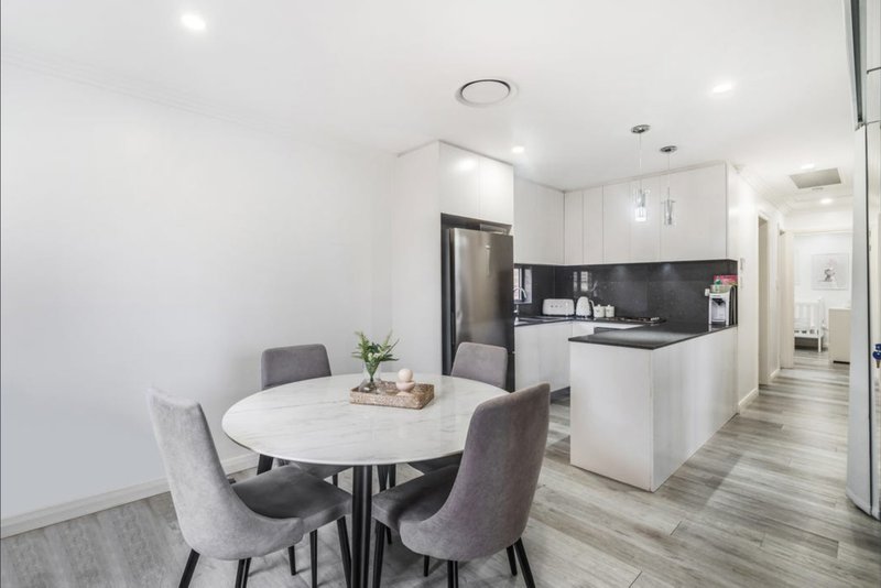 Photo - 71 & 71A Prairie Vale Road, Bossley Park NSW 2176 - Image 14