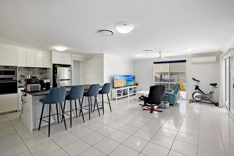 Photo - 7/1-9 Moreton Downs Drive, Deception Bay QLD 4508 - Image 3