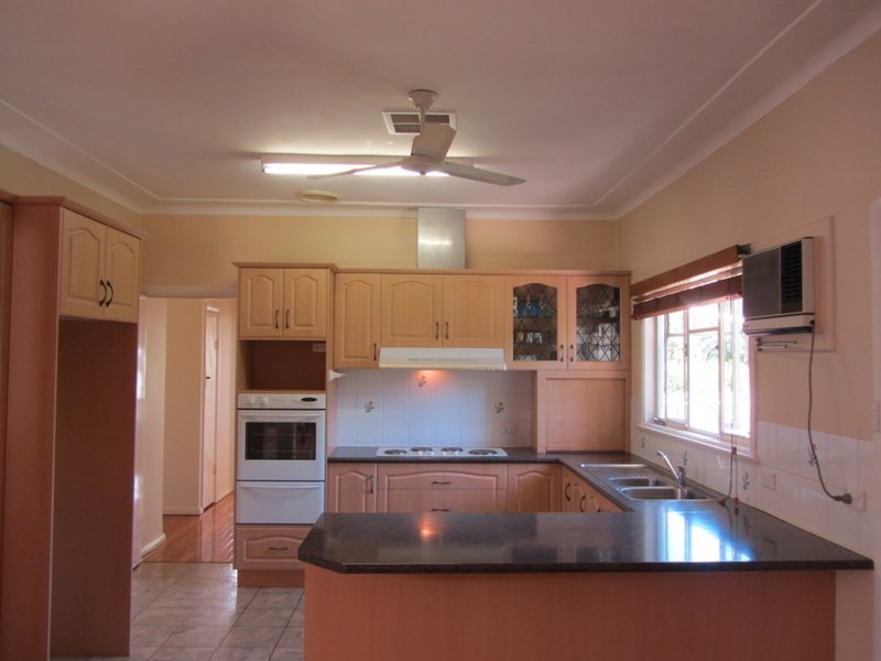 Photo - 71 Albert Street, Moree NSW 2400 - Image 2