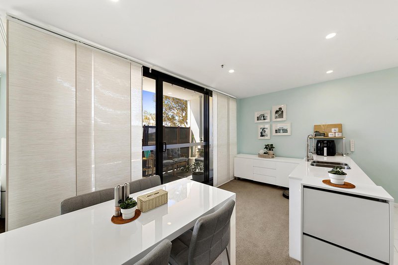 Photo - 7/1 Anthony Rolfe Avenue, Gungahlin ACT 2912 - Image 4