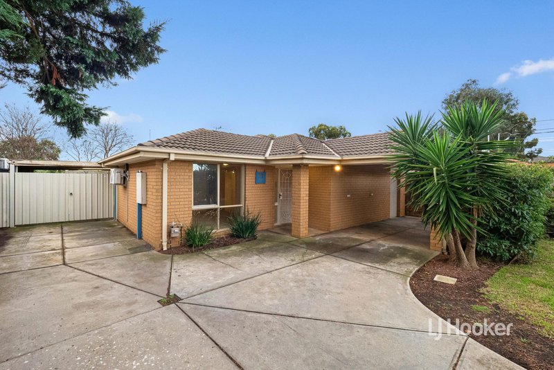 Photo - 71 Baggott Drive, Hoppers Crossing VIC 3029 - Image 1