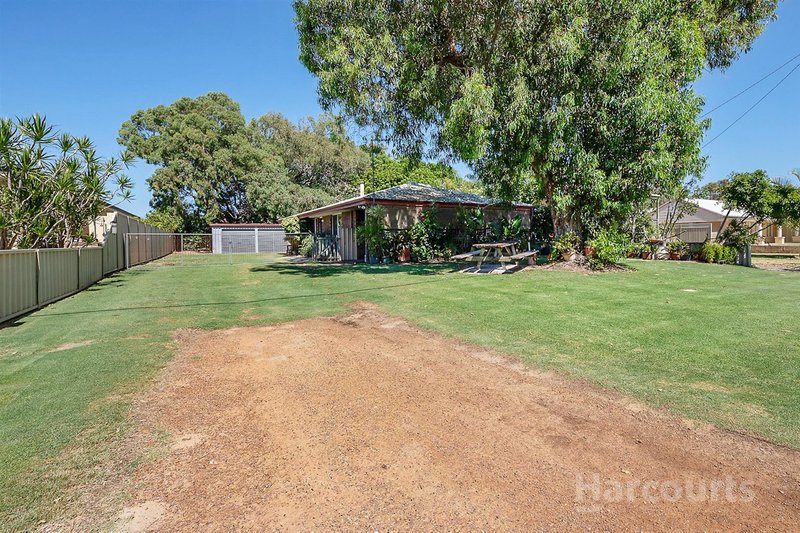 Photo - 71 Bertram Street, Coodanup WA 6210 - Image 4