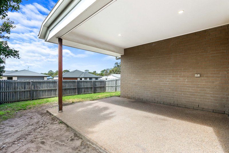 Photo - 71 Bradman Way, Urangan QLD 4655 - Image 15