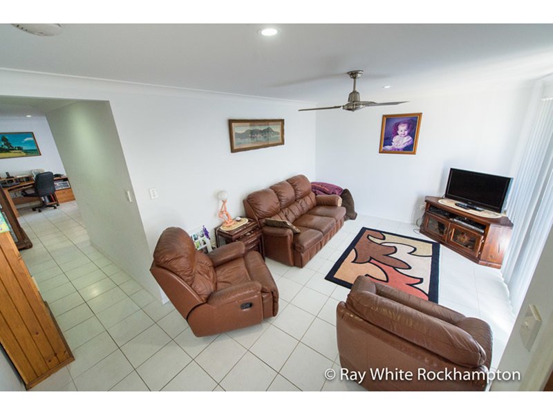 Photo - 71 Bramble Street, Norman Gardens QLD 4701 - Image 4