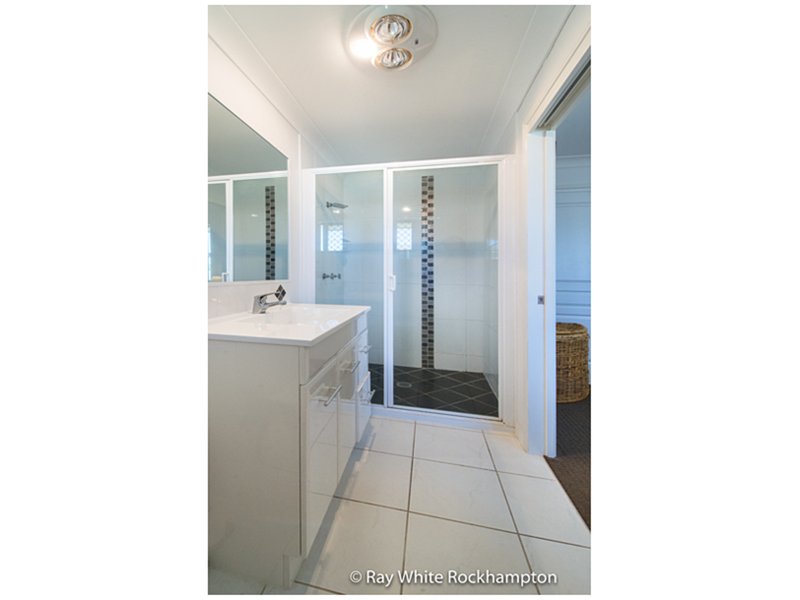 Photo - 71 Bramble Street, Norman Gardens QLD 4701 - Image 7