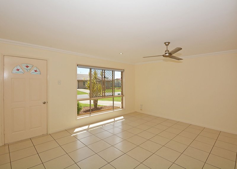 Photo - 71 Bunya Court, Eli Waters QLD 4655 - Image 6