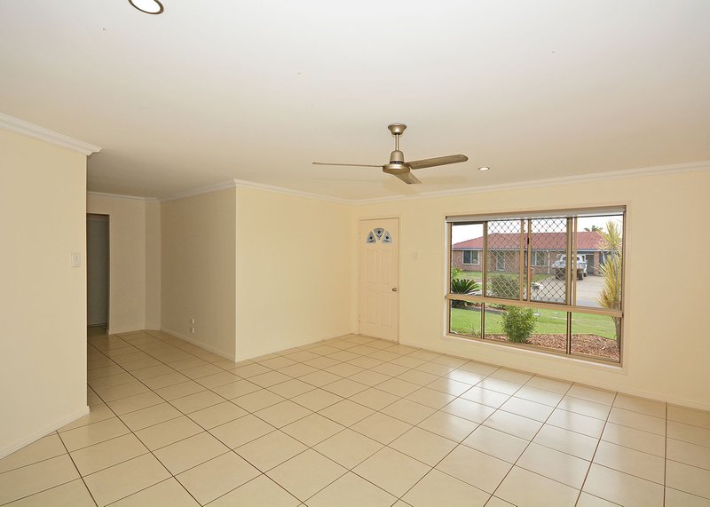 Photo - 71 Bunya Court, Eli Waters QLD 4655 - Image 8