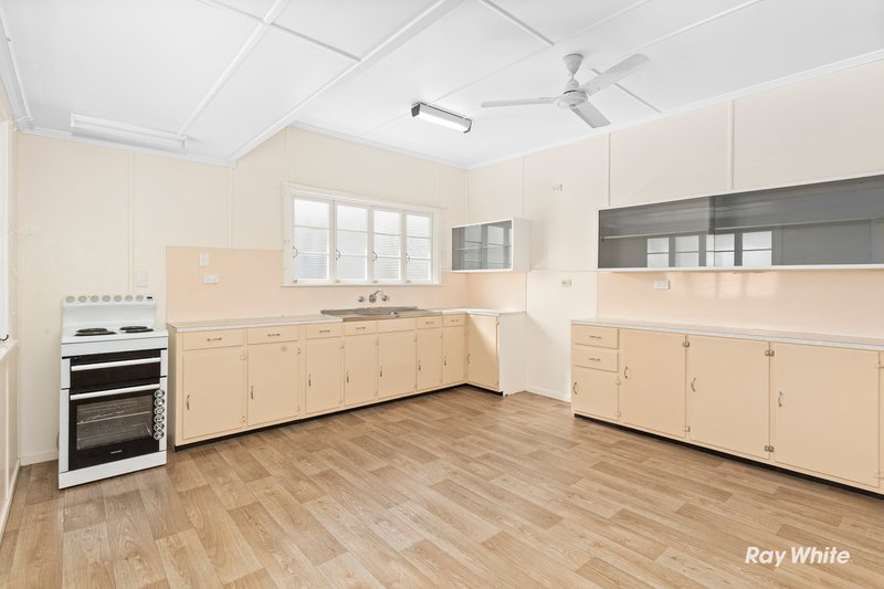 Photo - 71 Burnett Street, Berserker QLD 4701 - Image 4