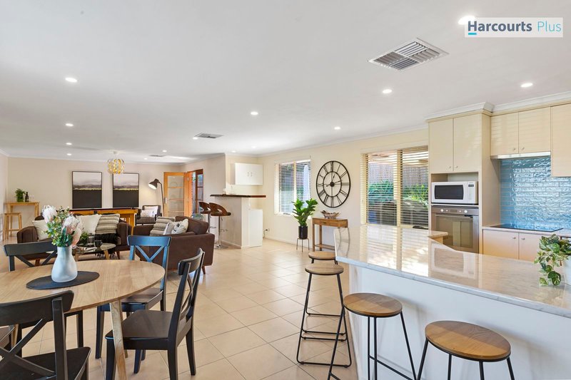 Photo - 71 Capella Drive, Hallett Cove SA 5158 - Image 6