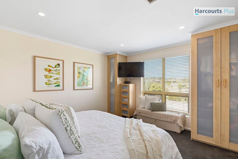 Photo - 71 Capella Drive, Hallett Cove SA 5158 - Image 10