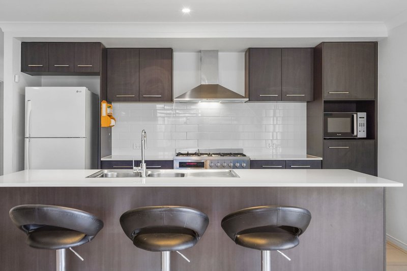 Photo - 71 Carlingford Circuit, Warner QLD 4500 - Image 5