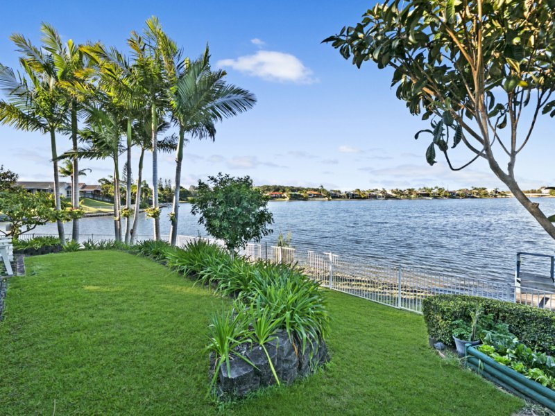 Photo - 71 Cassowary Drive, Burleigh Waters QLD 4220 - Image 4