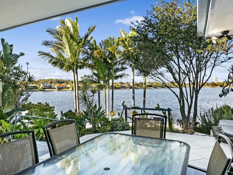 Photo - 71 Cassowary Drive, Burleigh Waters QLD 4220 - Image 5