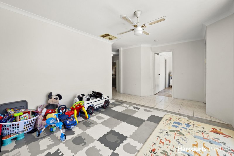 Photo - 71 Challenger Avenue, Parmelia WA 6167 - Image 2