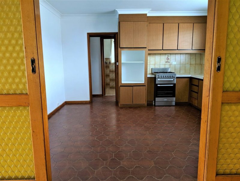 Photo - 71 Childs Road, Lalor VIC 3075 - Image 3