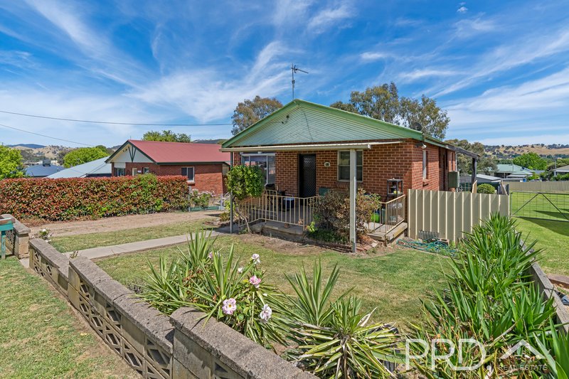 Photo - 71 Clarke Street, Tumut NSW 2720 - Image 2