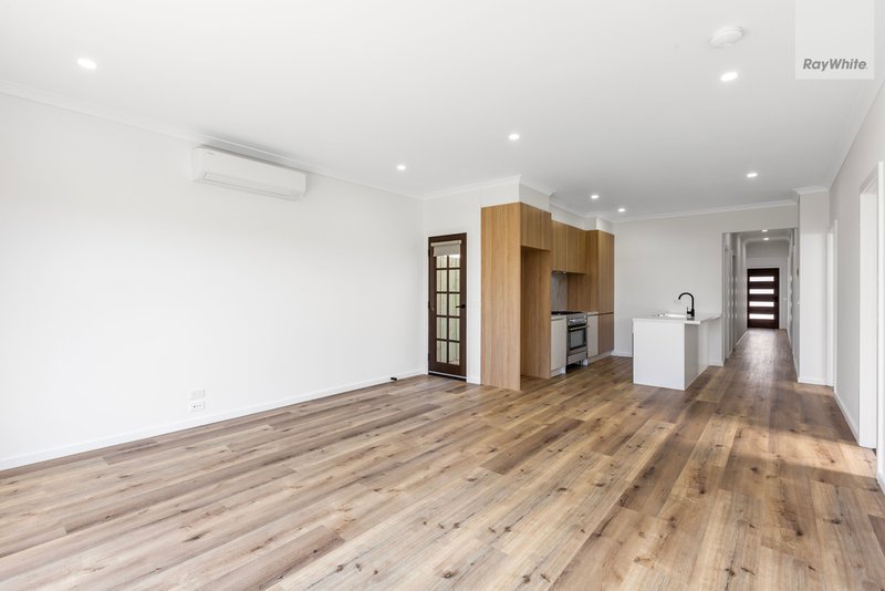 Photo - 71 Collette Circuit, Deanside VIC 3336 - Image 3
