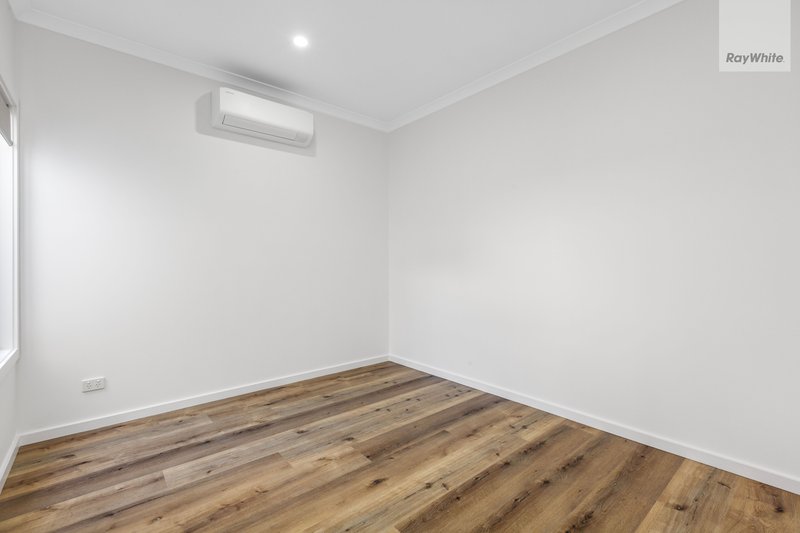 Photo - 71 Collette Circuit, Deanside VIC 3336 - Image 7