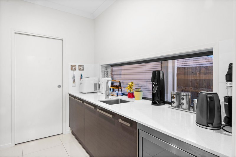 Photo - 71 Cowen Terrace, North Lakes QLD 4509 - Image 6