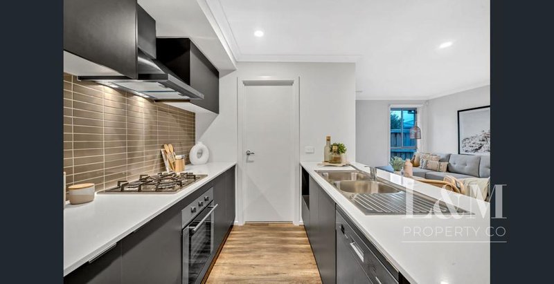 Photo - 71 Docker Circuit, Mickleham VIC 3064 - Image 7