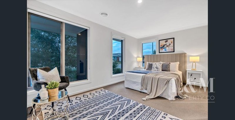 Photo - 71 Docker Circuit, Mickleham VIC 3064 - Image 9