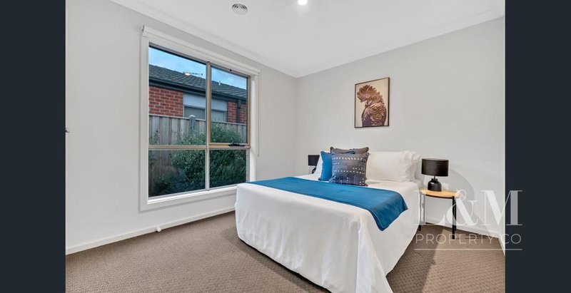 Photo - 71 Docker Circuit, Mickleham VIC 3064 - Image 11