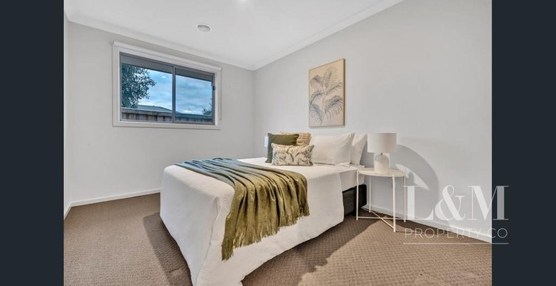 Photo - 71 Docker Circuit, Mickleham VIC 3064 - Image 12