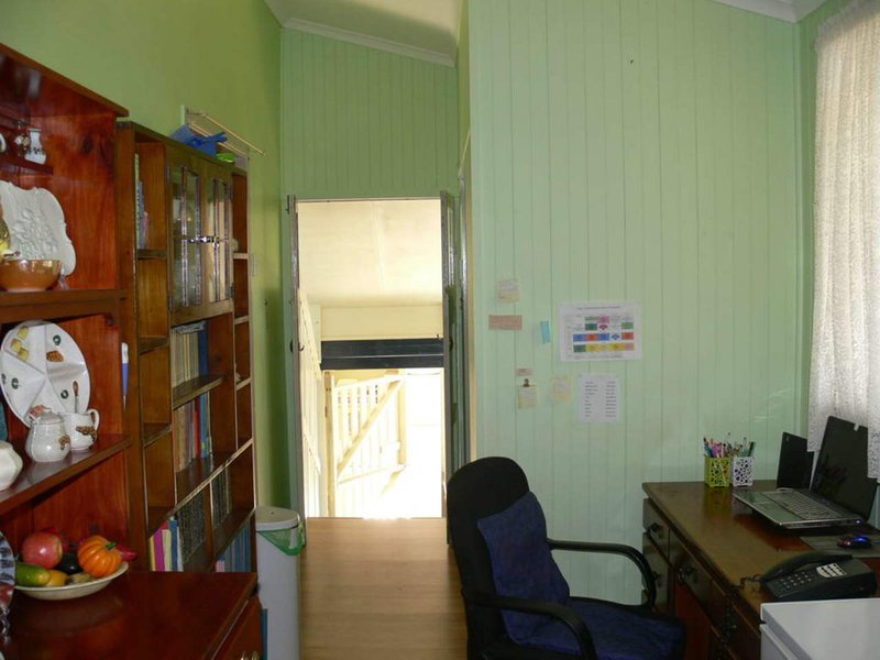 Photo - 71 East Street, Esk QLD 4312 - Image 7