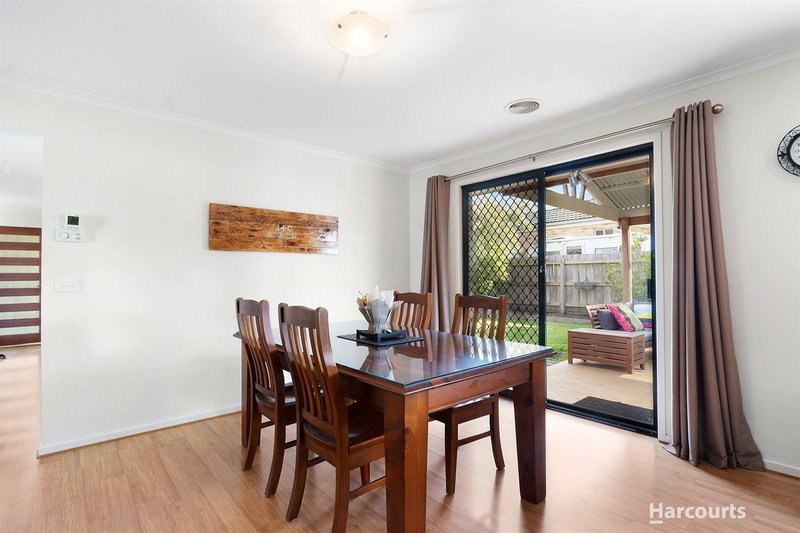 Photo - 71 Ebony Drive, Pakenham VIC 3810 - Image 5