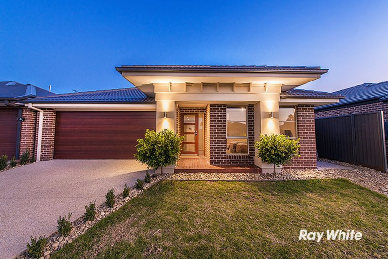 71 Elmslie Drive, Cranbourne East VIC 3977