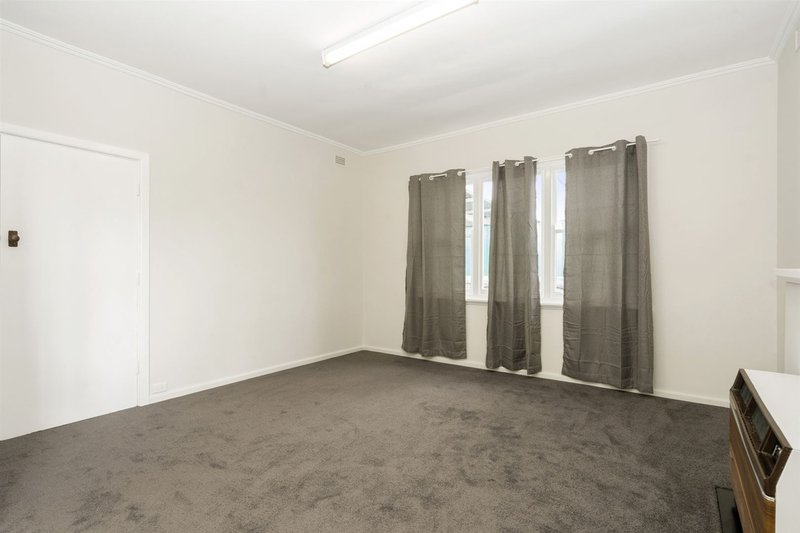 Photo - 71 English Avenue, Clovelly Park SA 5042 - Image 3